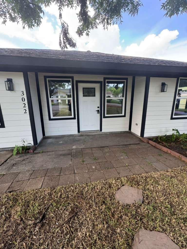 Photo of 3022 South Drive, Groves, TX 77619 (MLS # 54338180)