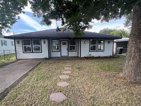 Photo of 3022 South Drive, Groves, TX 77619 (MLS # 54338180)
