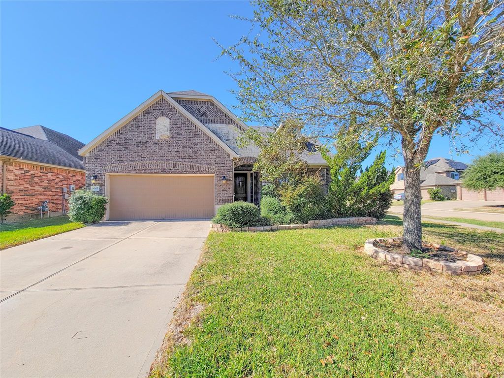Photo of 4102 Astoria Manor Lane, Fulshear, TX 77441 (MLS # 73413847)