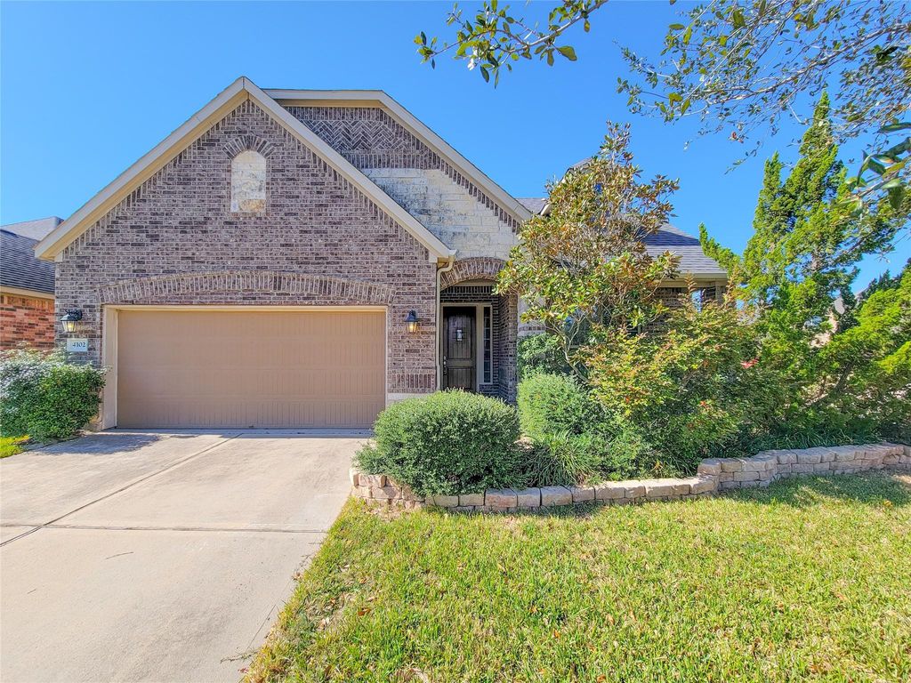 Photo of 4102 Astoria Manor Lane, Fulshear, TX 77441 (MLS # 73413847)