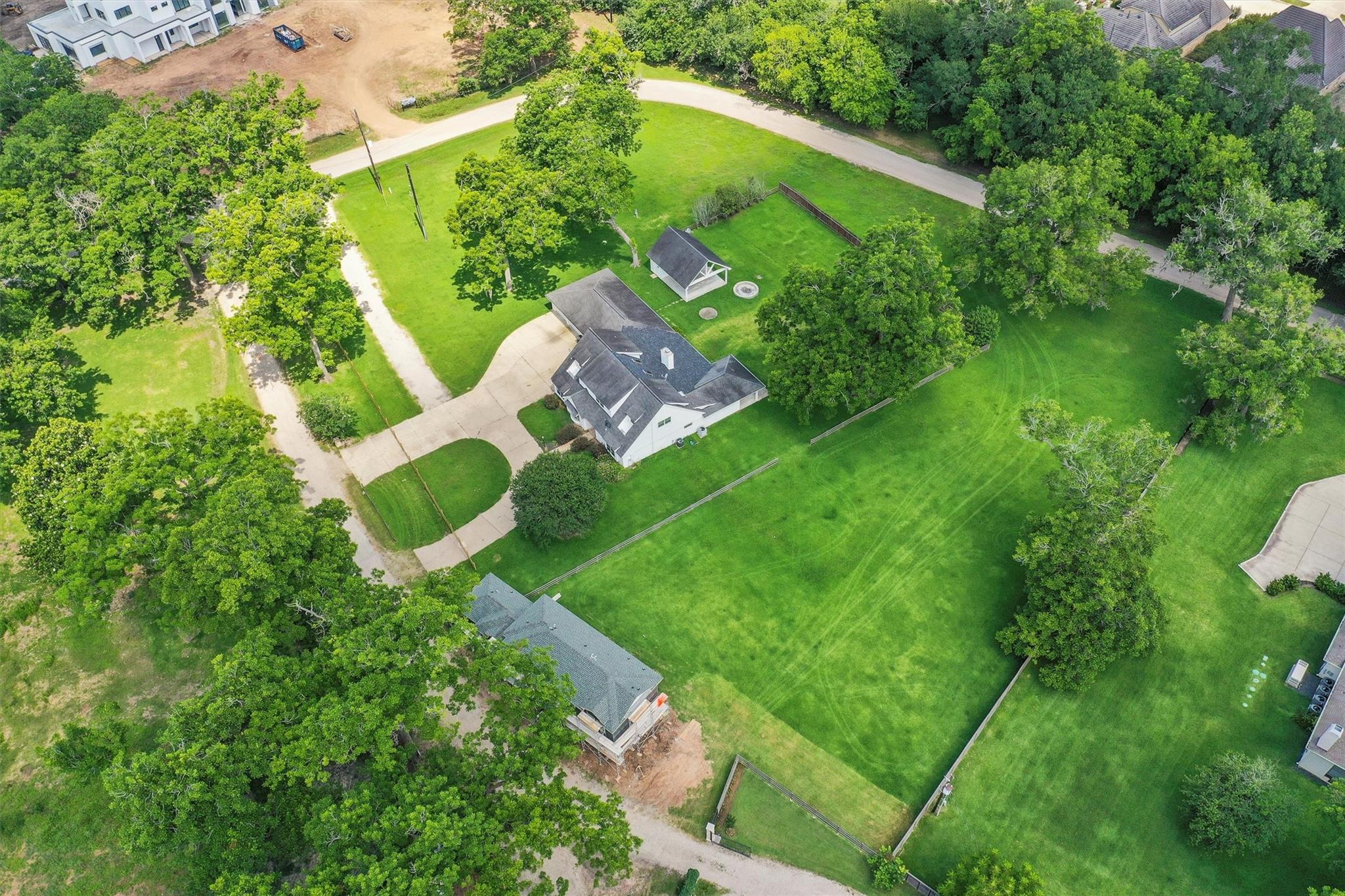 5511 Greentree Drive Drive