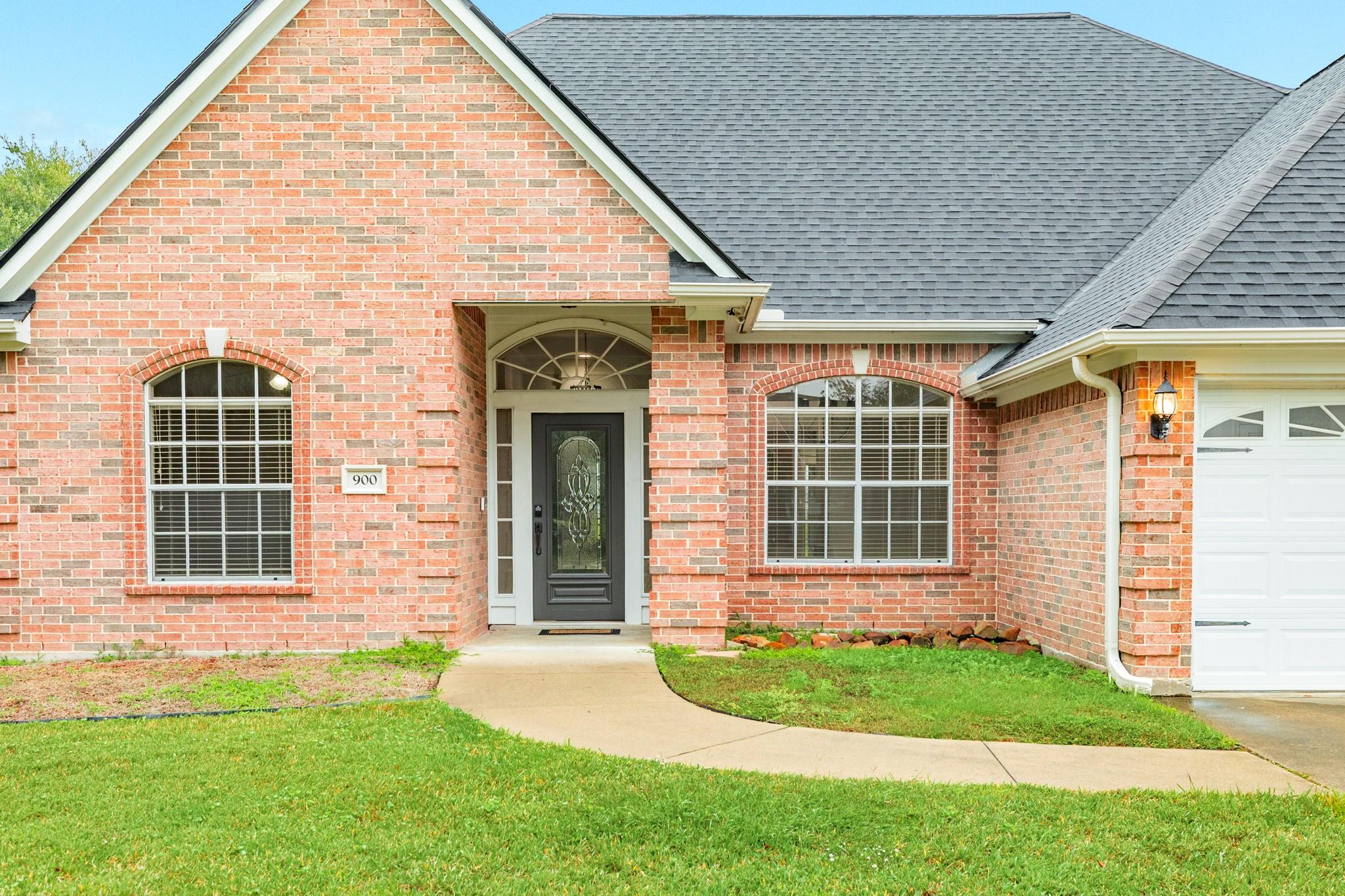 900 Enchanted Oaks Drive