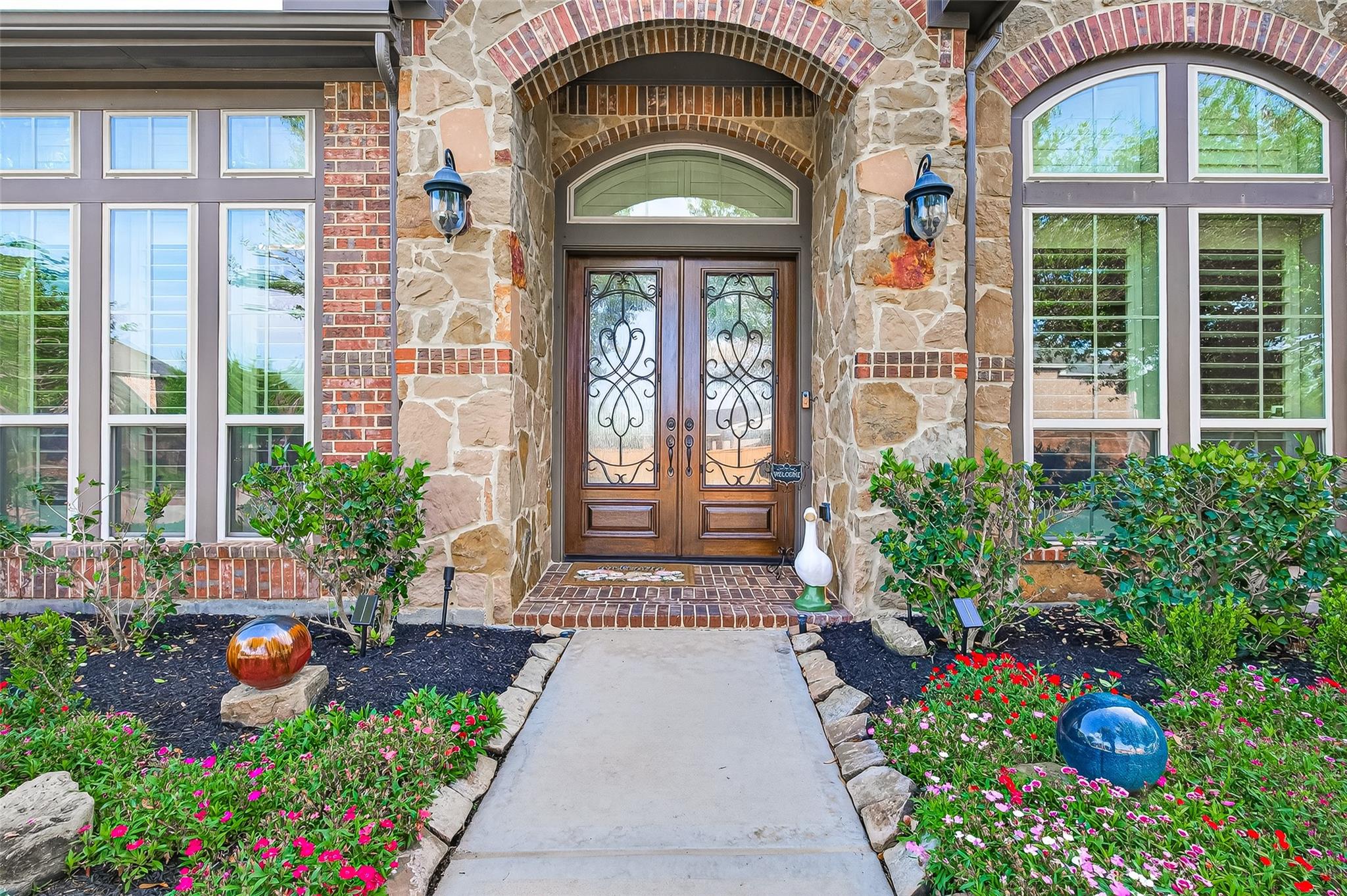 2203 Draycutt Drive