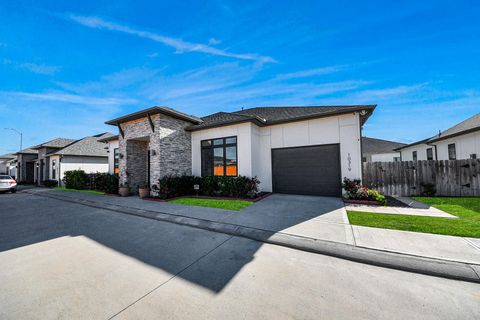 Tiny photo for 10319 Anchorage Passage, Richmond, TX 77407 (MLS # 89460070)