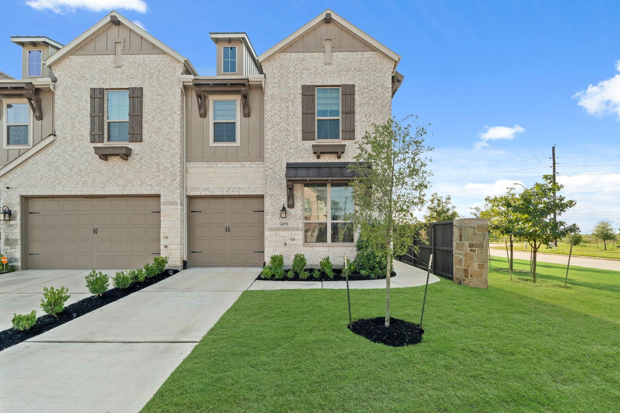 6579 Scarlet Pond Lane