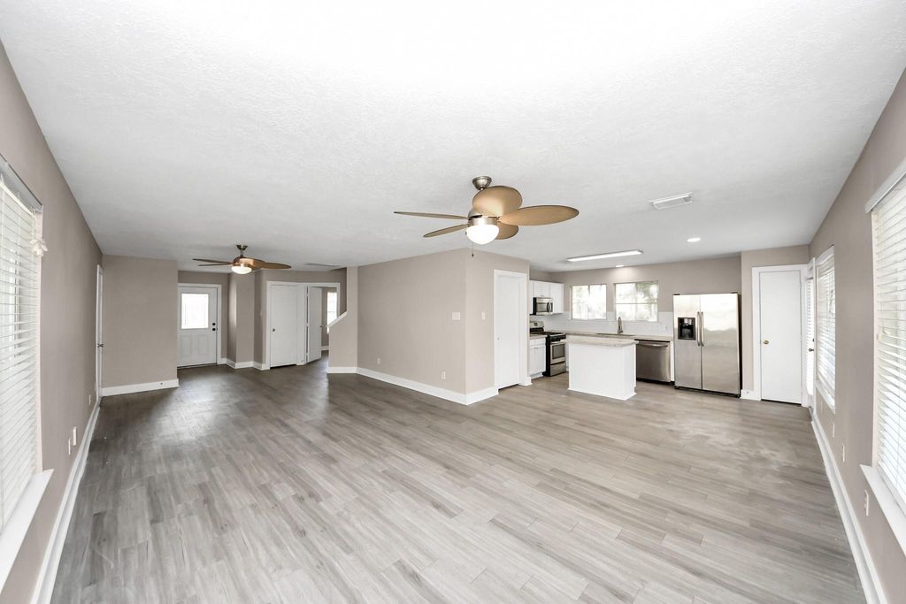 Photo of 18178 Woodsdale Court, Porter, TX 77365 (MLS # 57732052)