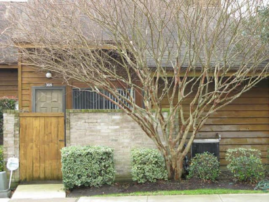 Photo of 3020 Windchase Blvd, Houston, TX 77082 (MLS # 10321968)