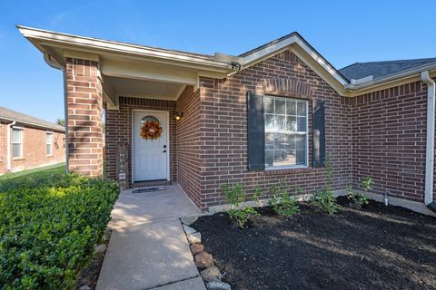 Homes For Sale - 3115 Centennial Village Drive<br/> Pearland, TX 77584