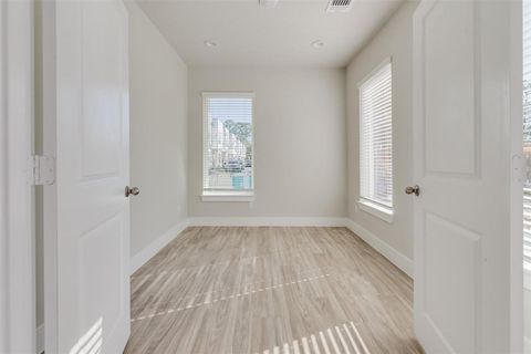 Tiny photo for 1741 Cove Crescent Court, Houston, TX 77055 (MLS # 66899744)