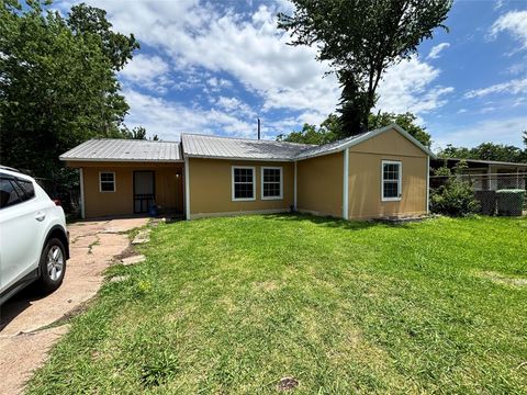 Photo of 5211 Northridge Drive, Houston, TX 77033 (MLS # 31630781)