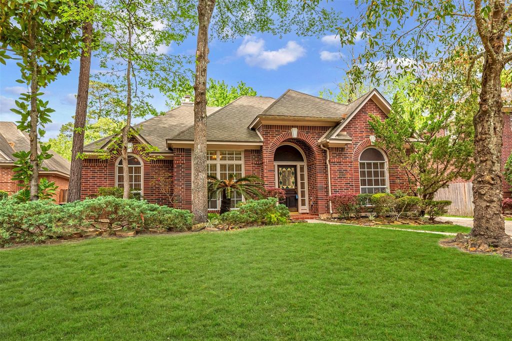 Photo of 5211 High Glen Court, Houston, TX 77345 (MLS # 26999915)