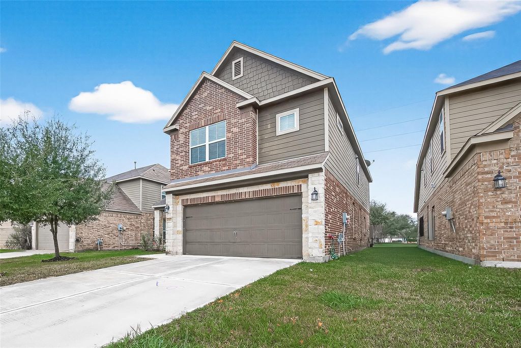 Photo of 2343 Bright Sunrise Trail, Fresno, TX 77545 (MLS # 41157494)