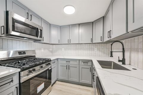 Photo of 4605 Norhill Boulevard, Houston, TX 77009 (MLS # 9084882)