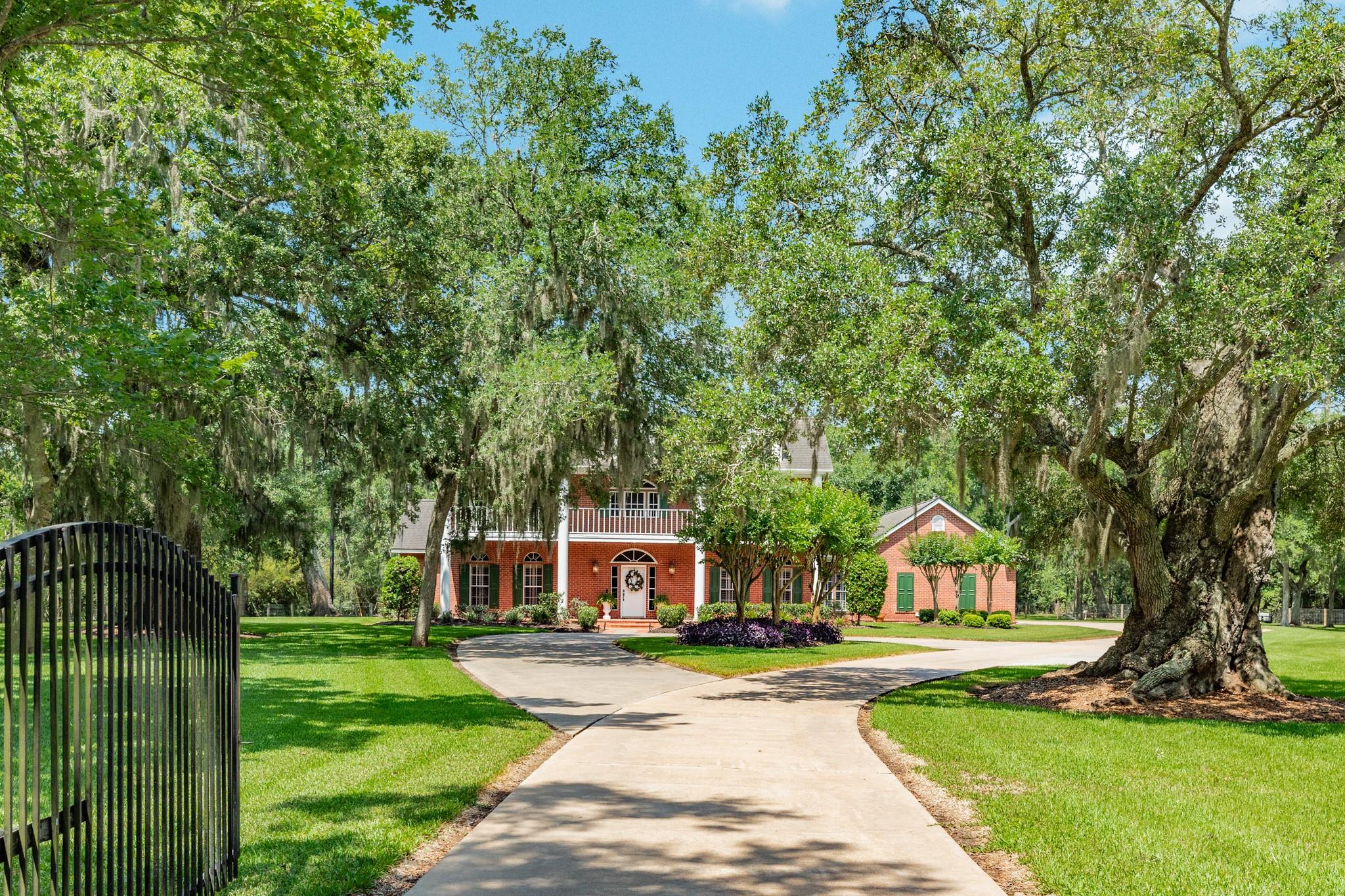 1635 Bayou Drive