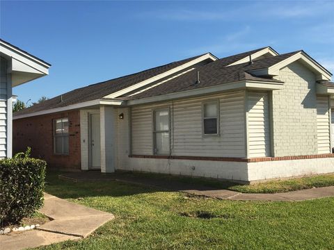 Photo of 4618 Bryant Ridge Road, Houston, TX 77053 (MLS # 71948224)