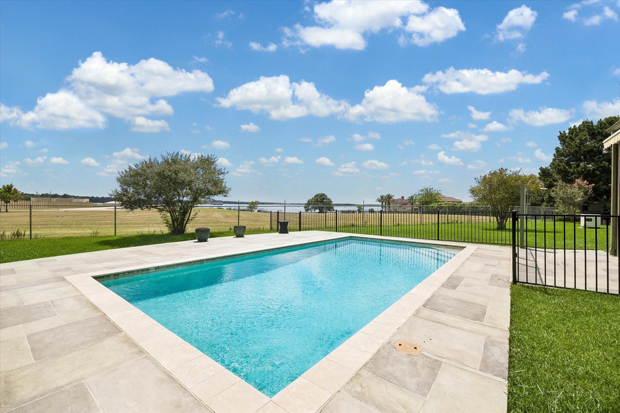 12313 White Oak Pointe