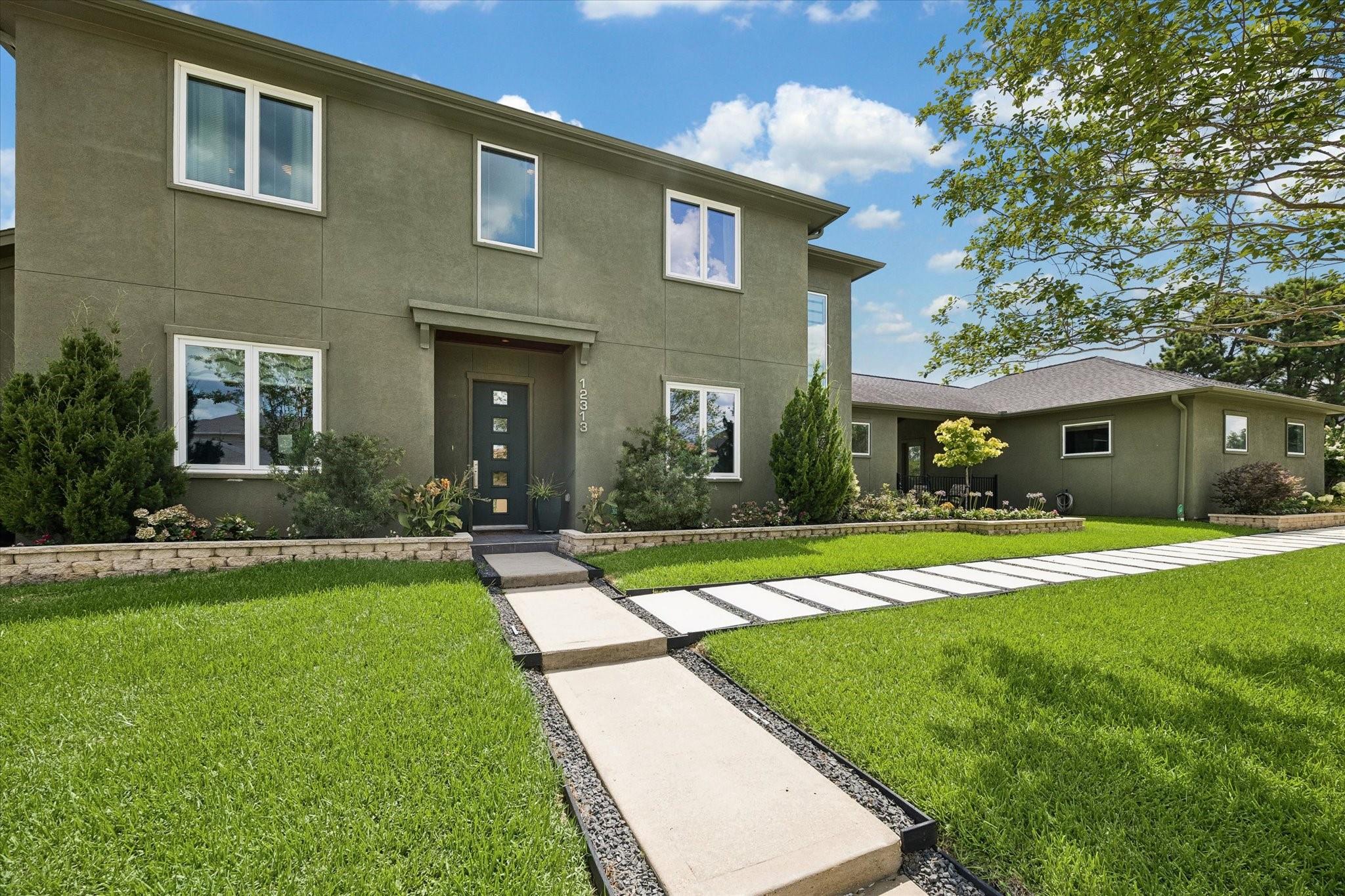 12313 White Oak Pointe