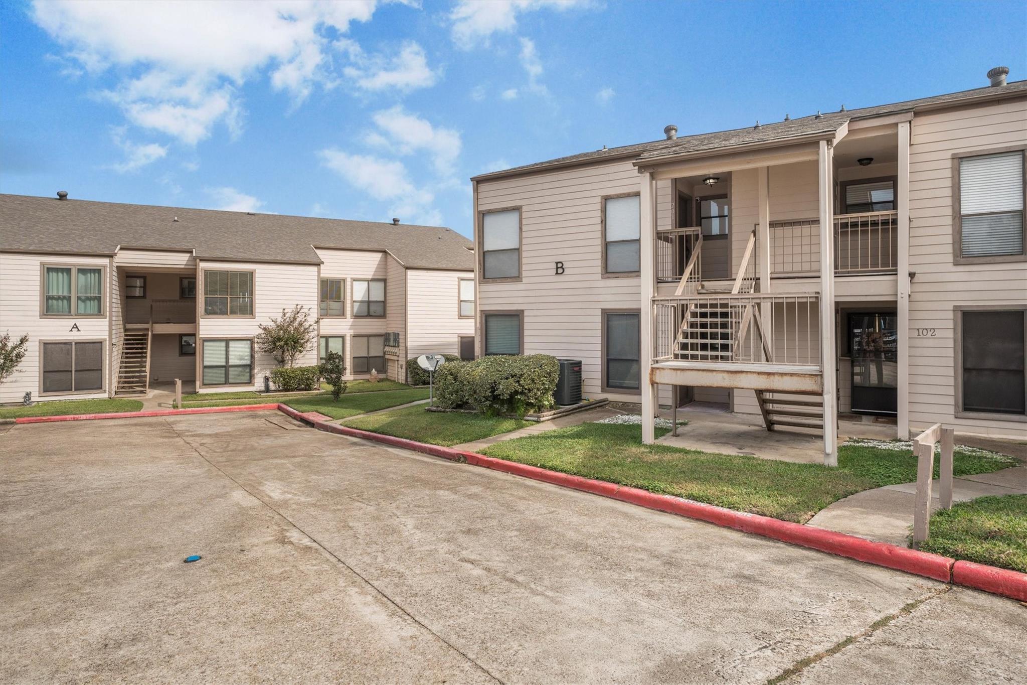 202 Lakeview Terrace A
