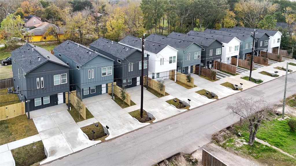 Photo of 1207 Dewalt Street, Houston, TX 77088 (MLS # 58389544)