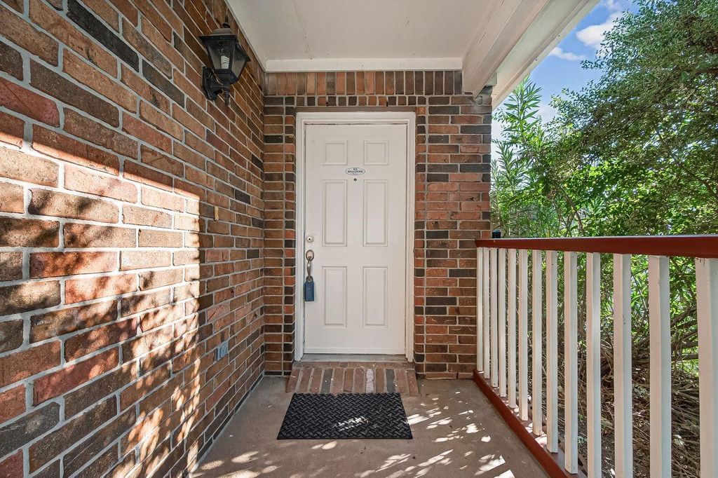 Photo of 24615 Amberleaf Ct, Katy, TX 77494 (MLS # 46606416)