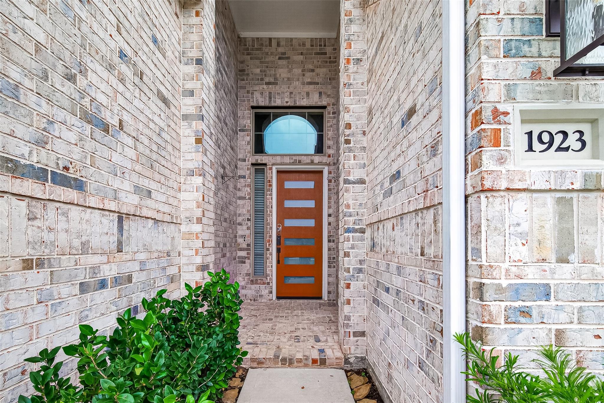 1923 Hickory Grove Lane