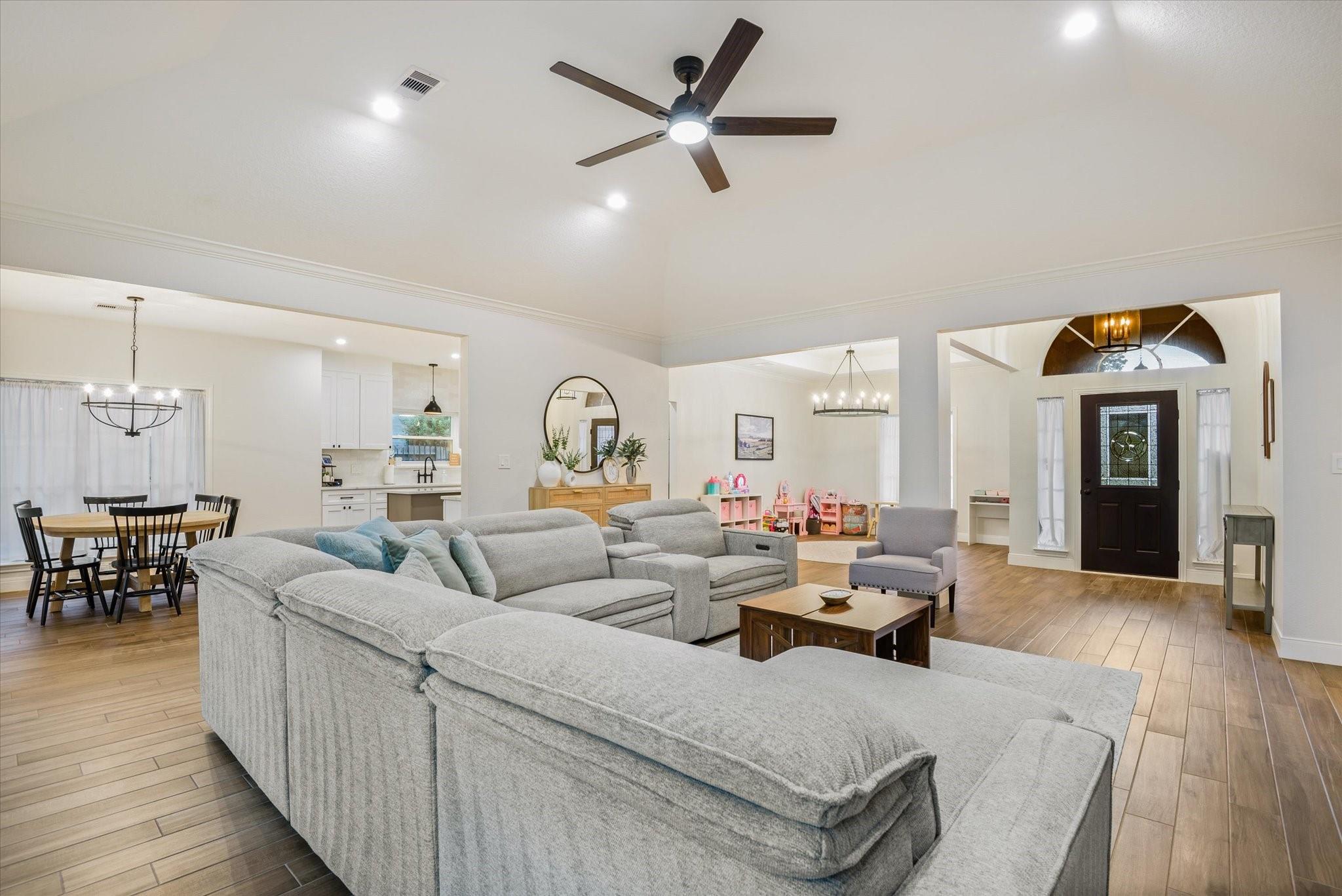 231 Creekside Drive