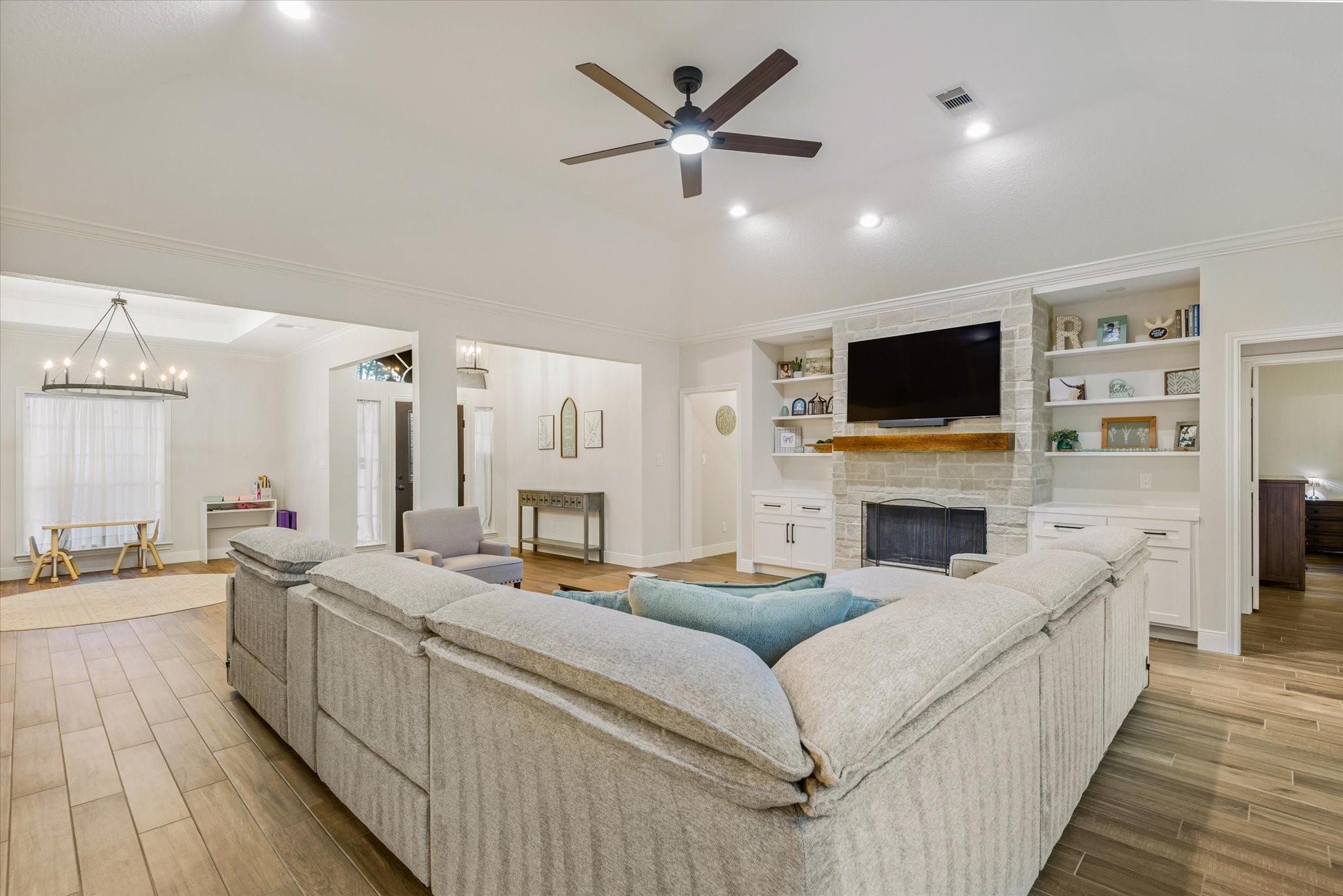 231 Creekside Drive