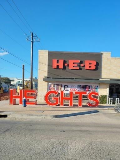 8013 N Main Street Street