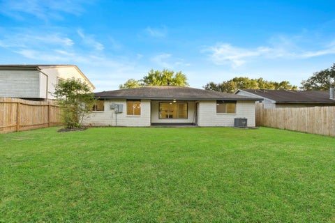 Tiny photo for 2322 Aprilmont Drive, Sugar Land, TX 77498 (MLS # 87087607)