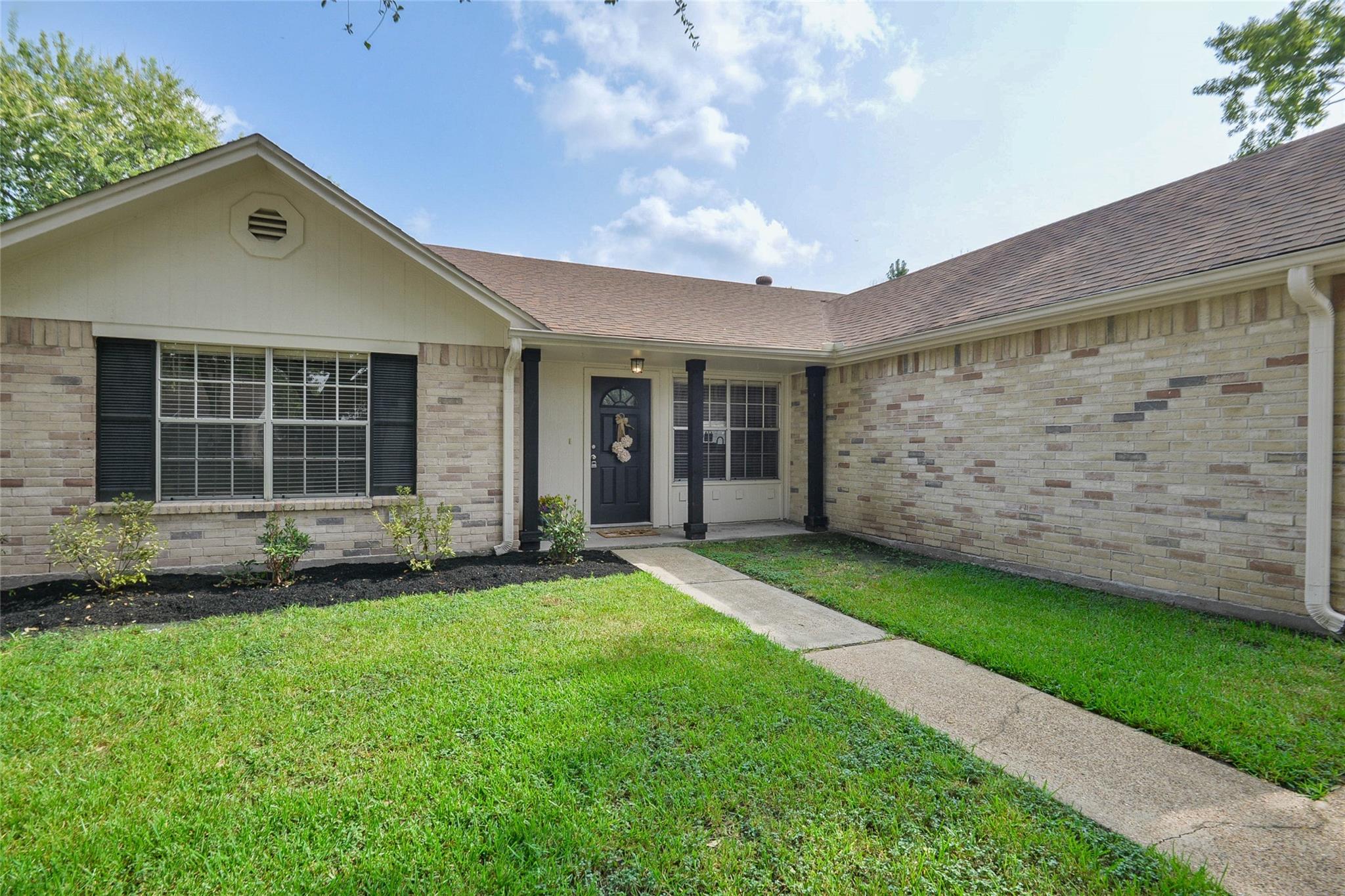 7211 Fuchsia Lane