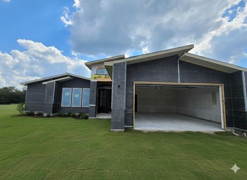 Photo of 31 Chandlers Way, Huntsville, TX 77320 (MLS # 18488406)