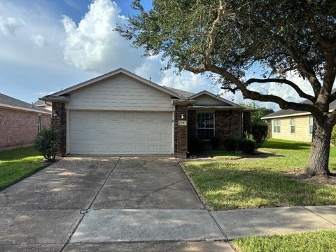 Homes For Sale - 110 Rodeo Drive<br/> Manvel, TX 77578