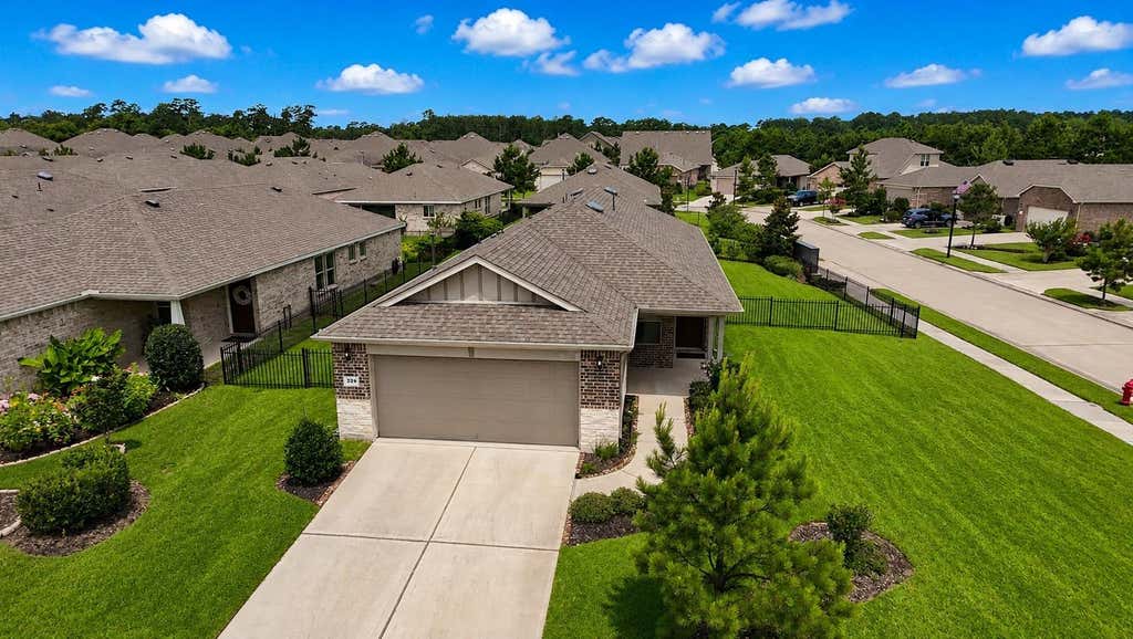 Photo of 226 Flaxen Chestnut, Spring, TX 77382 (MLS # 19058225)