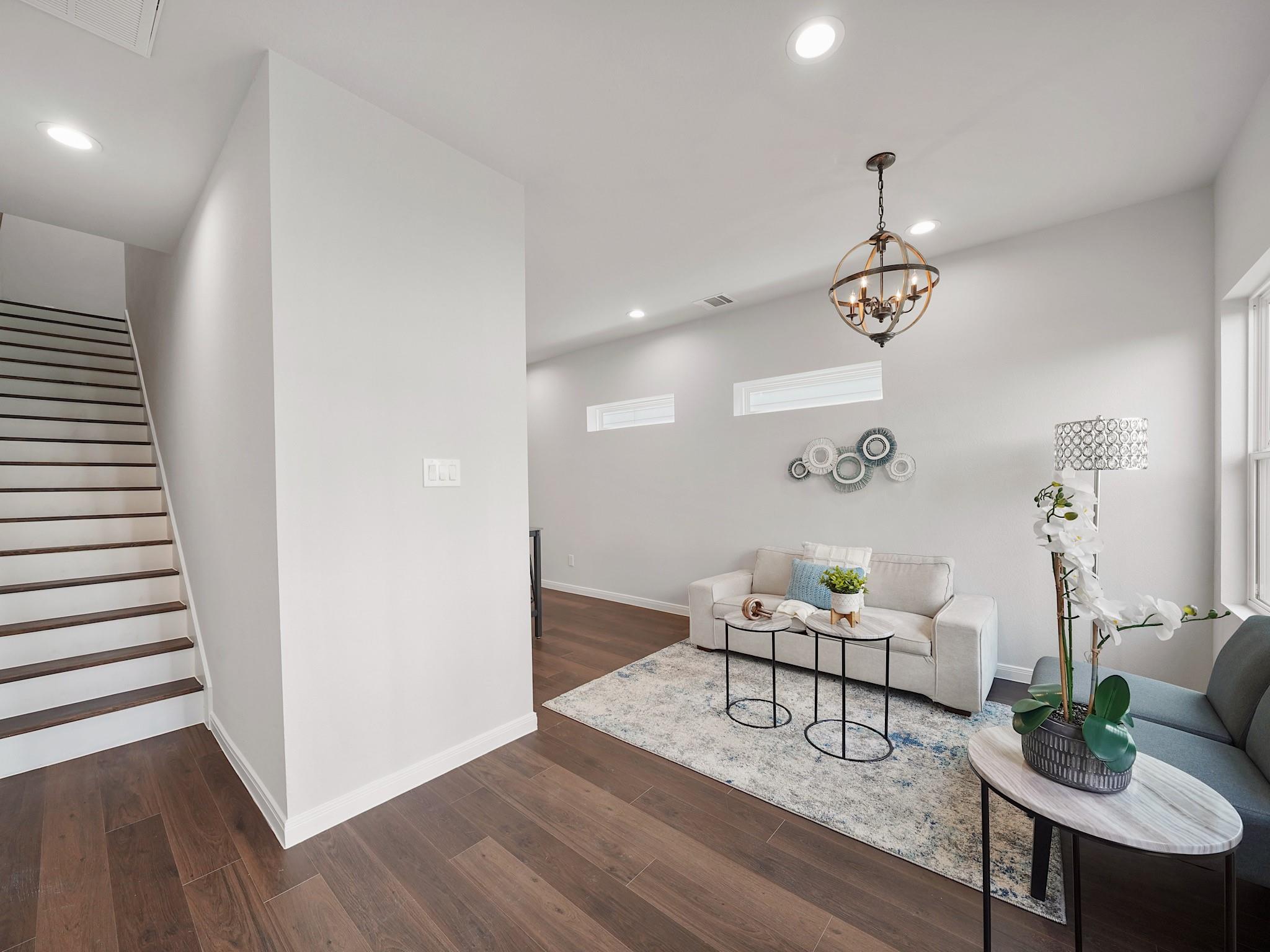 18846 Elegance Avenue