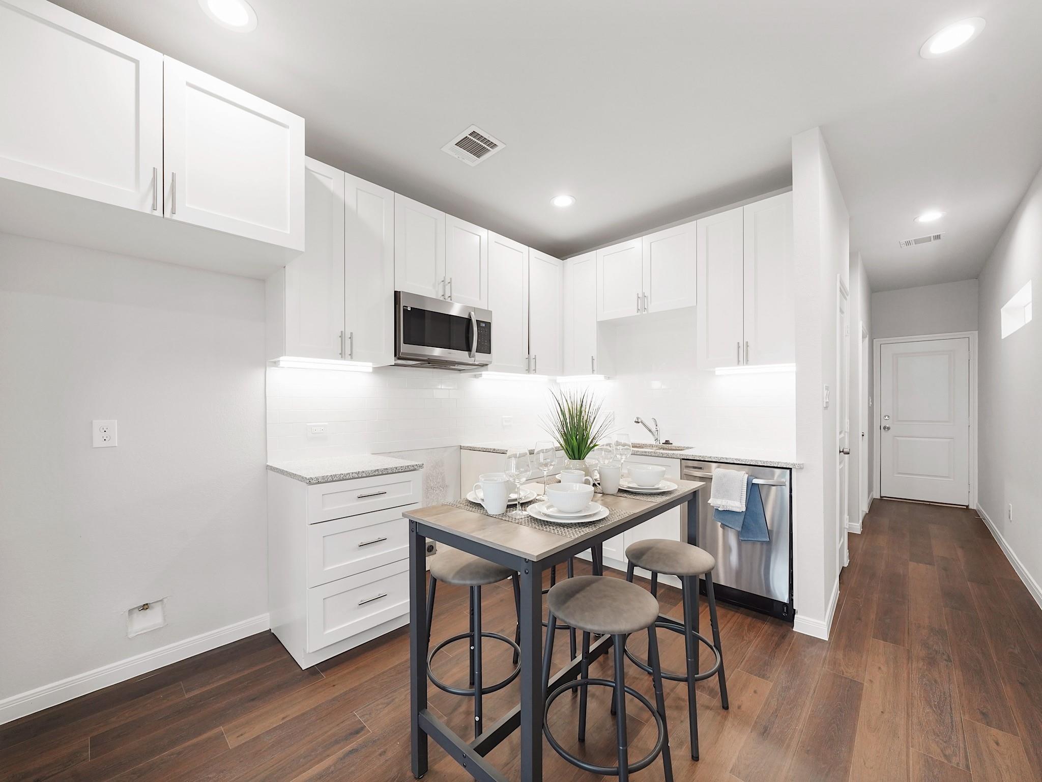 18846 Elegance Avenue