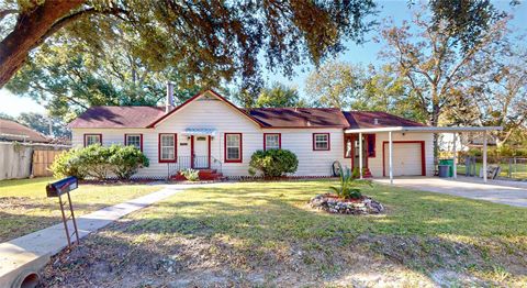 Photo of 511 Pearl Street, Baytown, TX 77520 (MLS # 67149537)