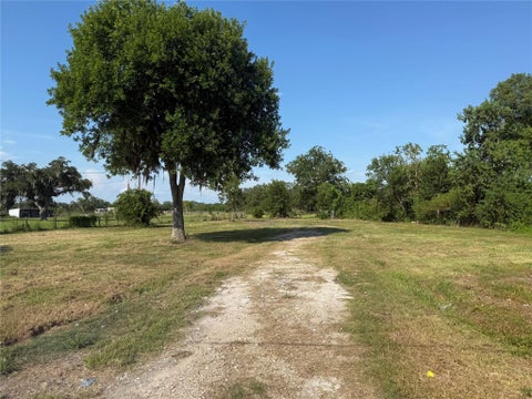 Photo of 2100 County Road 342, Brazoria, TX 77422 (MLS # 31125898)