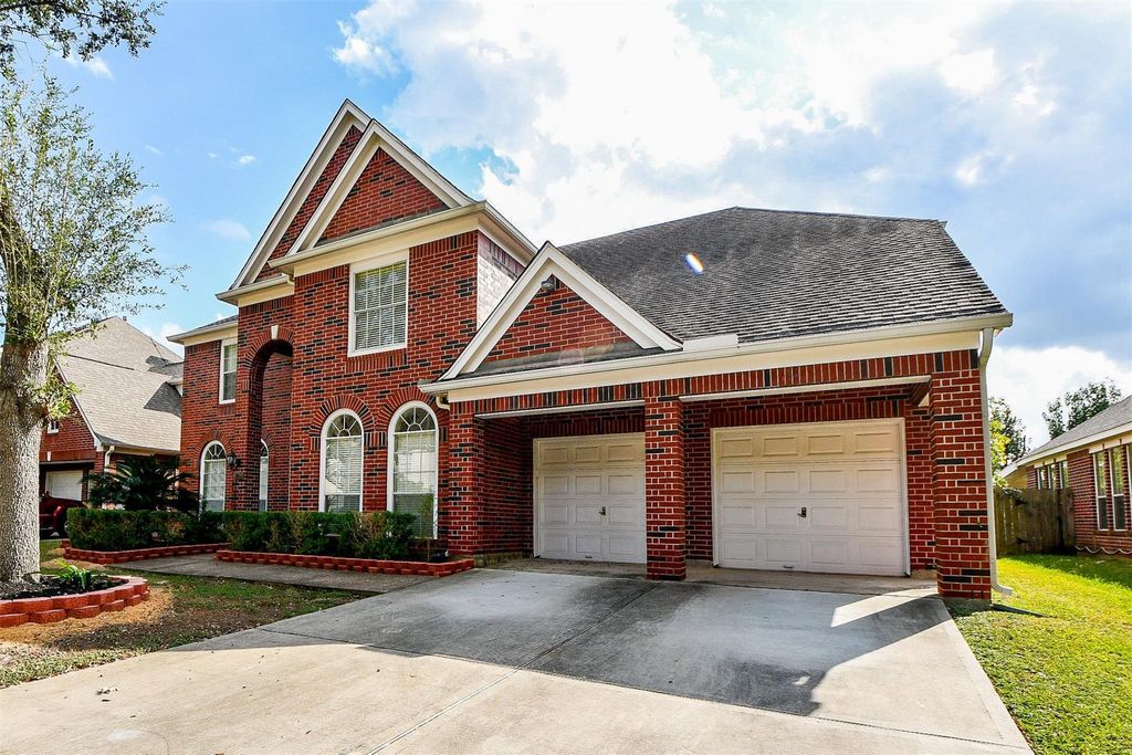 Photo of 12307 S Shadow Cove Drive, Houston, TX 77082 (MLS # 82538352)