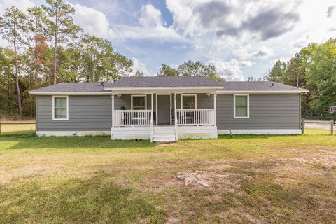 Photo of 2504 Davisville Road, Lufkin, TX 75901 (MLS # 75588478) Photo of 2504 Davisville Road, Lufkin, TX 75901 (MLS # 75588478)