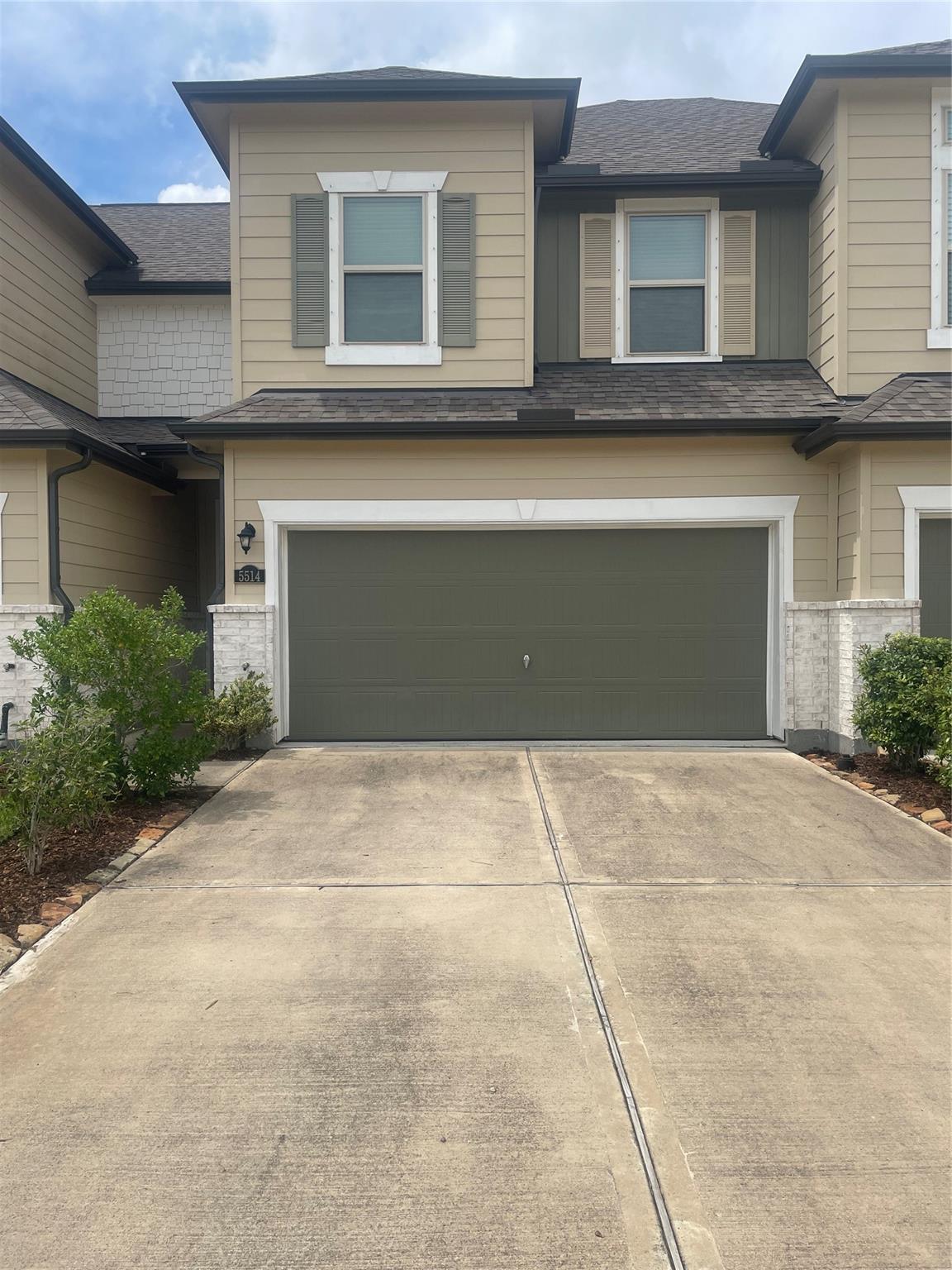 5514 Clarendon Hills Court