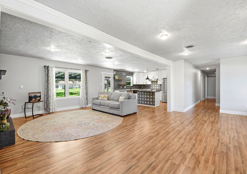 Photo of 101 W Larkspur Drive, Alvin, TX 77511 (MLS # 43170483)