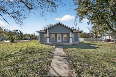 Photo of 602 Bosque, Meridian, TX 76665 (MLS # 57600384)