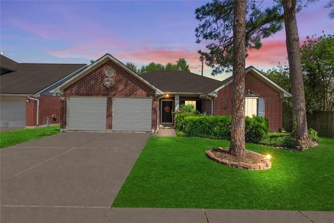 Photo of 16423 Maple Downs Lane, Sugar Land, TX 77498 (MLS # 10860707)