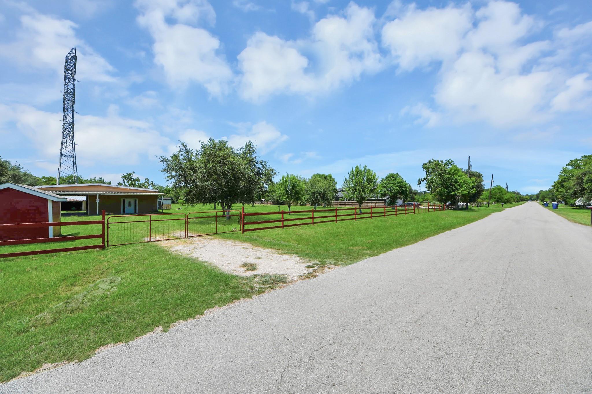 694 County Road 941