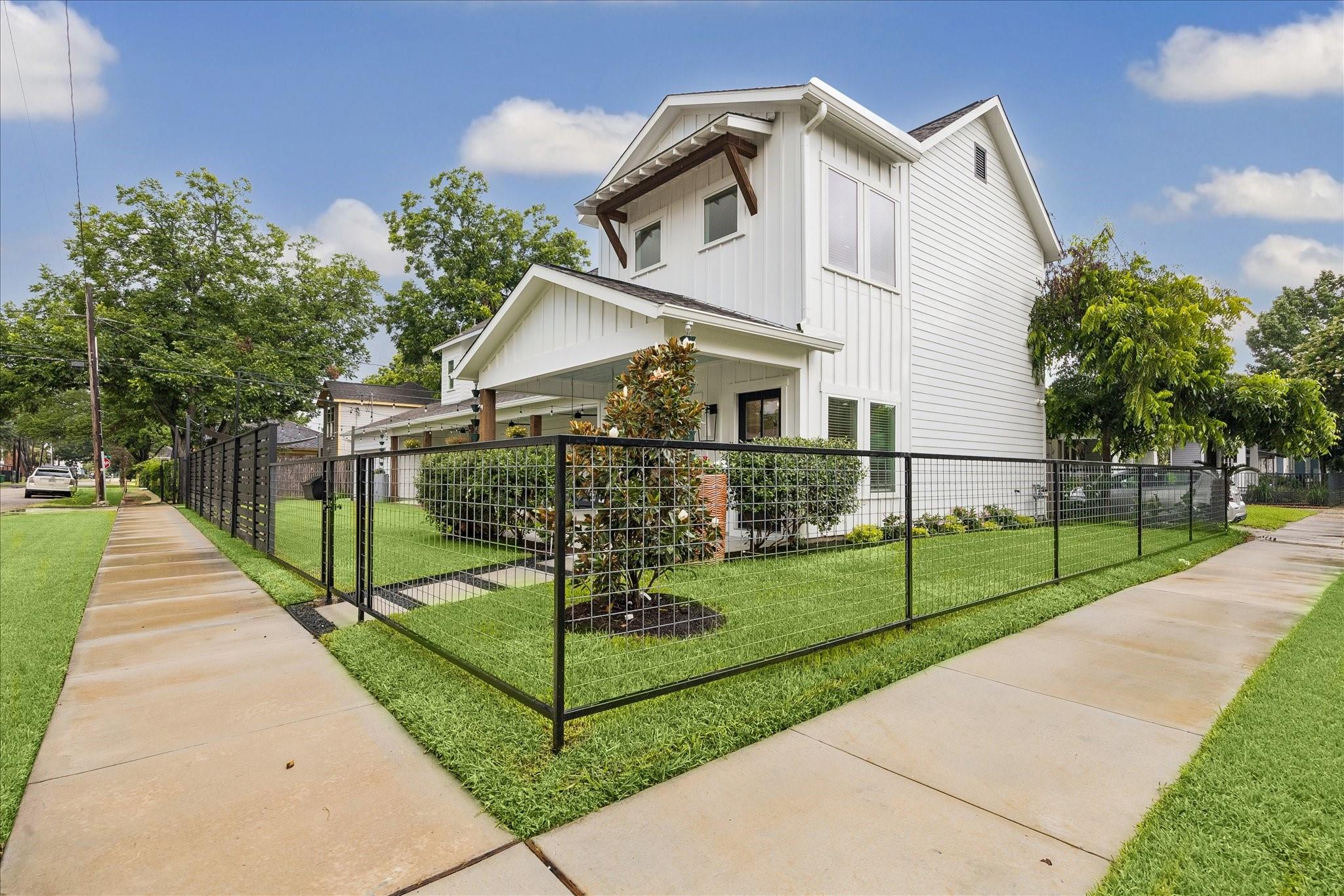 1205 Temple Street