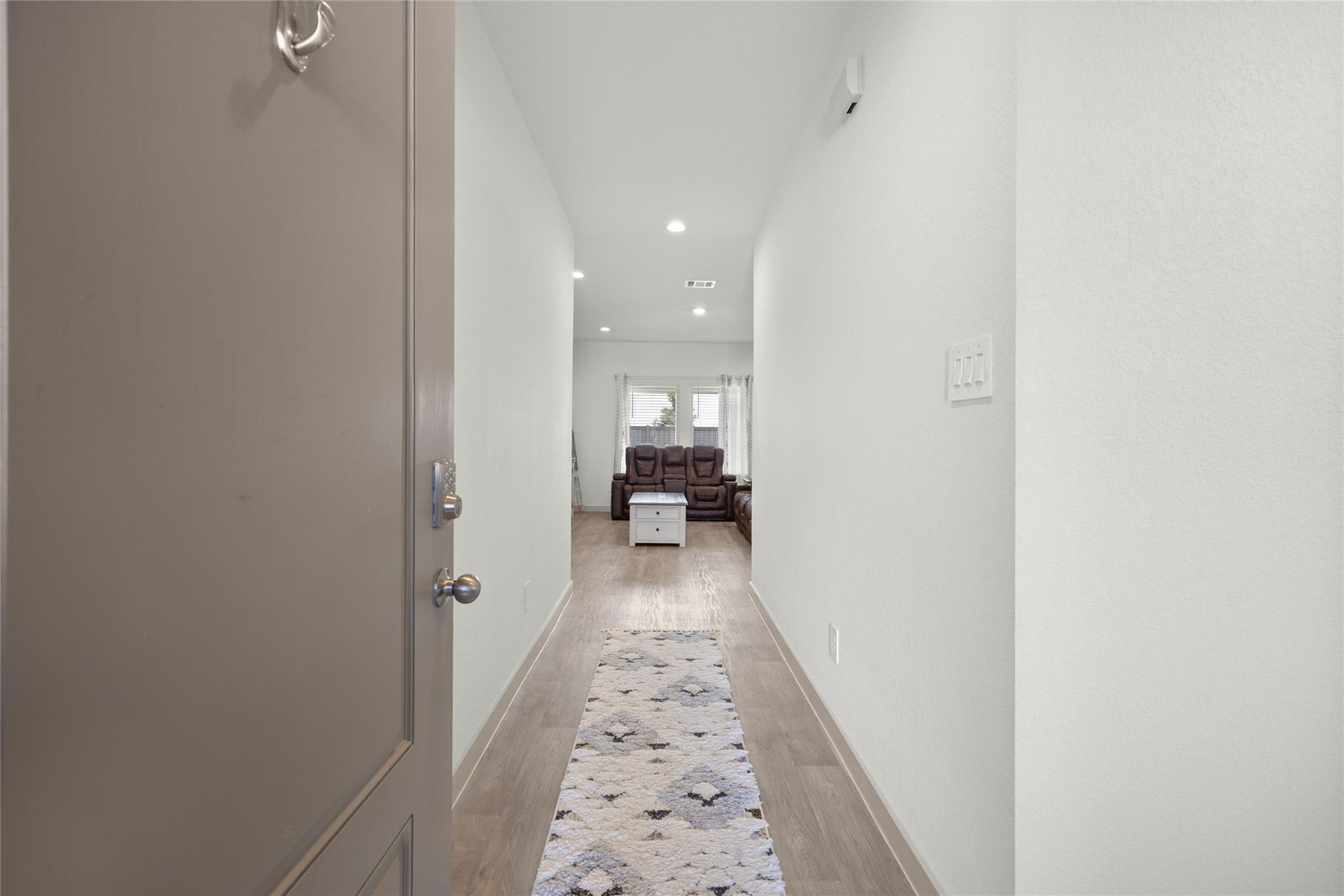 1134 Della Lane