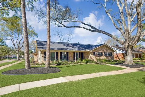 Photo of 5918 Dumfries Drive, Houston, TX 77096 (MLS # 75785504)