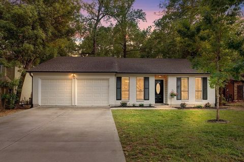 Photo of 55 Dew Fall Court, The Woodlands, TX 77380 (MLS # 46215137)