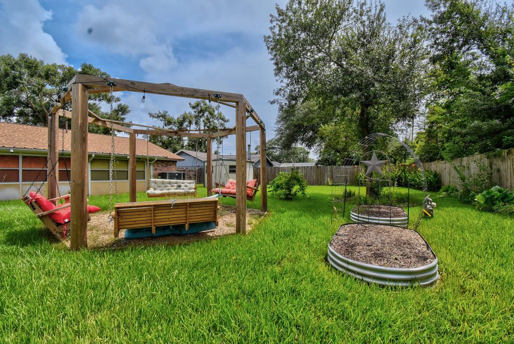 Photo of 632 Northridge Street, Angleton, TX 77515 (MLS # 24232794)