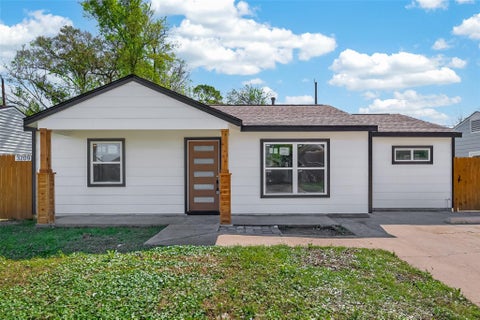 Photo of 3209 Mccrarey Drive, Houston, TX 77088 (MLS # 15465269)